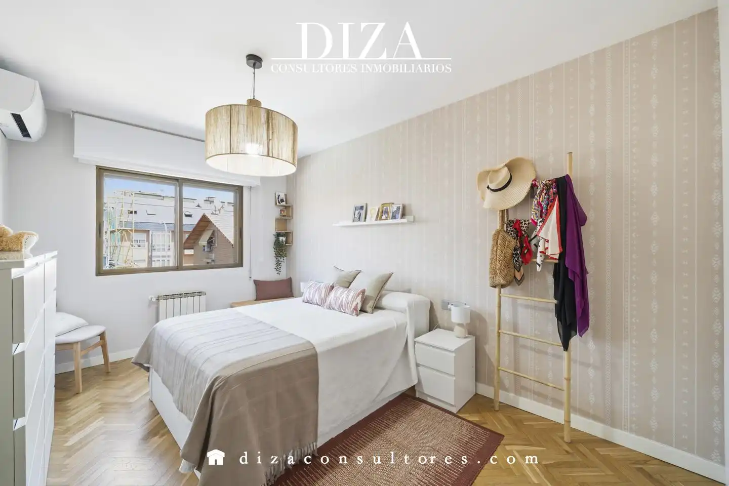 Bedroom of Houses for sale in Madrid  with Air Conditioner, Heating and Terrace