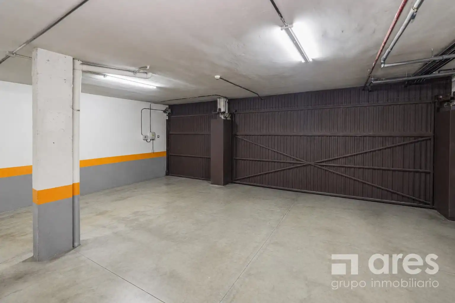 Aparcament de Casa o xalet en venda en Las Rozas de Madrid amb Aire condicionat, Calefacció i Jardí privat
