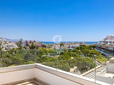 Apartament amb balcó en venda a Estepona Pueblo