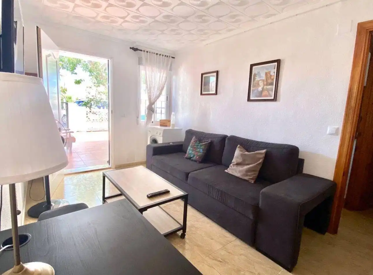 Sala d'estar de Finca rústica en venda en Torrevieja amb Aire condicionat, Jardí privat i Piscina
