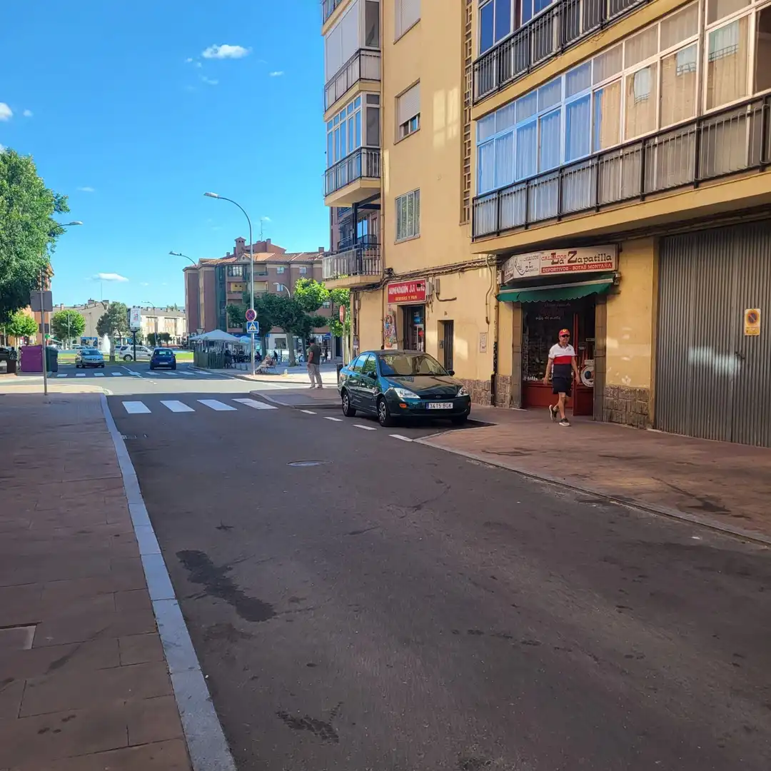 Vista exterior de Piso de alquiler en Ávila con Calefacción, Terraza y Amueblado