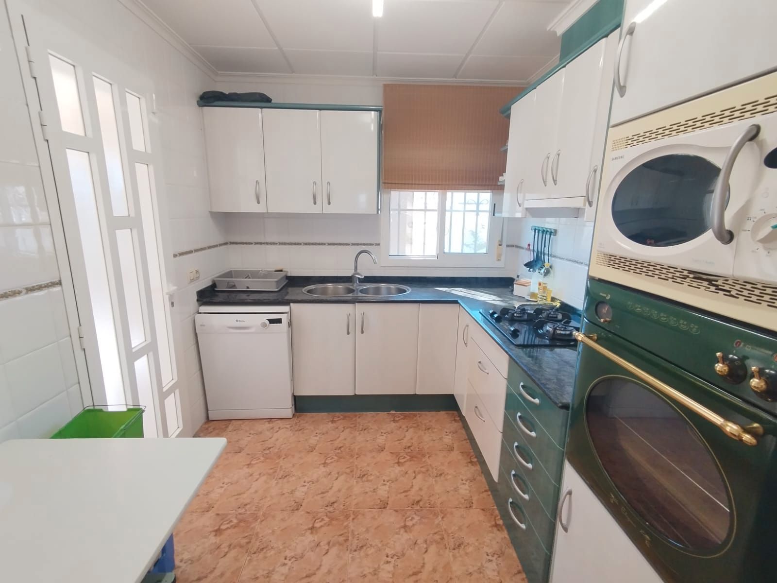 Cuina de Casa o xalet en venda en Alcanar amb Aire condicionat, Jardí privat i Terrassa