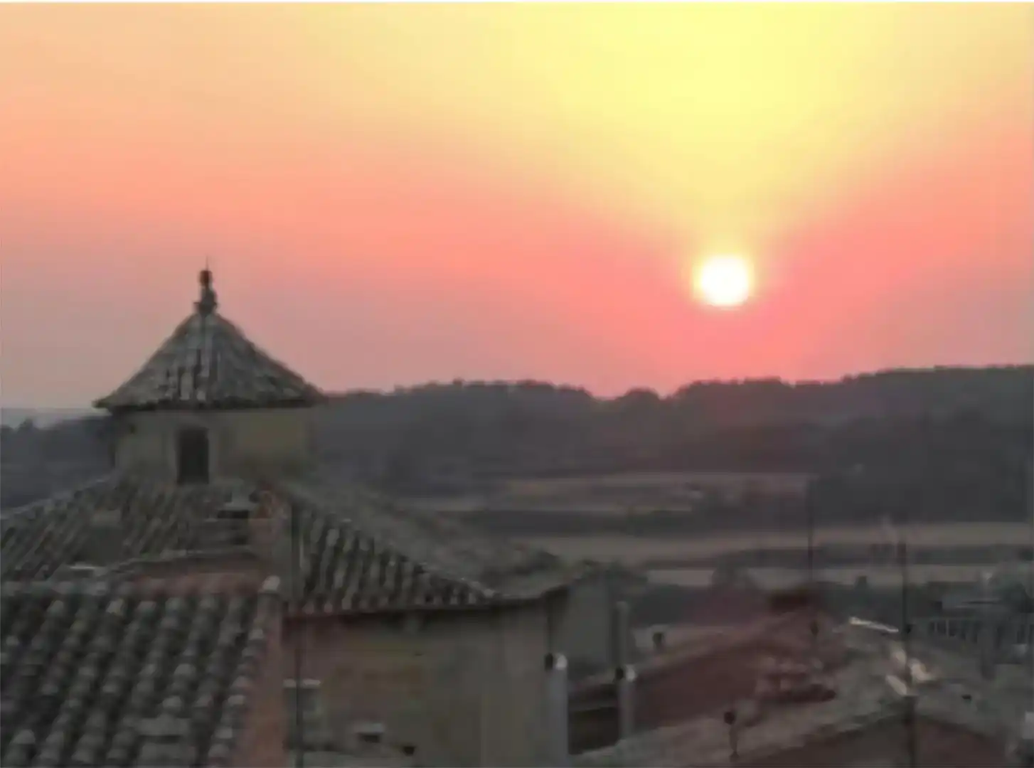 Vista exterior de Casa adosada en venda en Cretas amb Balcó