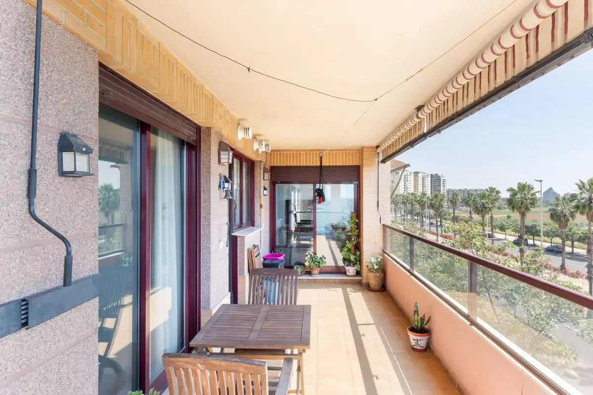 Terraza de Piso en venta en Valencia con Aire acondicionado, Calefacción y Jardín privado
