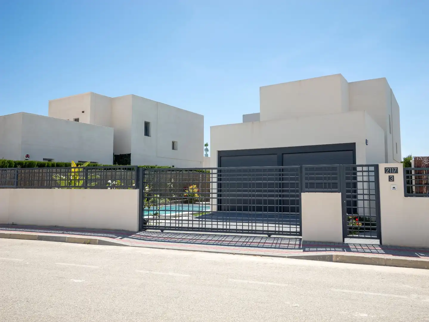 Casa con piscina en venta en Avenida Antonio Pedrera Sole, imagen 2
