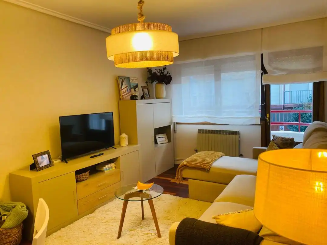 Sala de estar de Piso de alquiler en Ezcaray con Calefacción, Terraza y Balcón