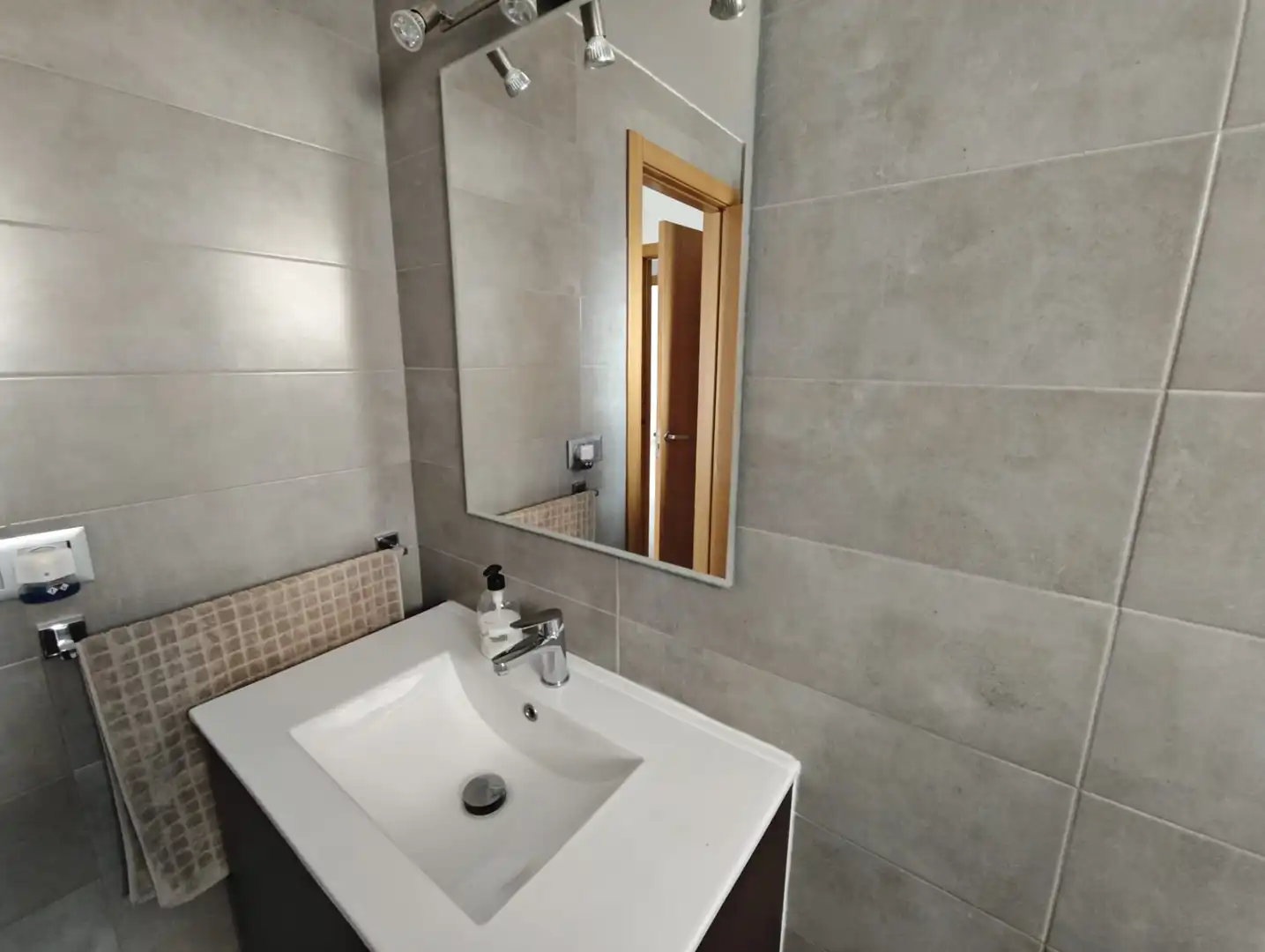 Baño de Apartamento en venta en Finestrat con Terraza, Horno y Piscina comunitaria