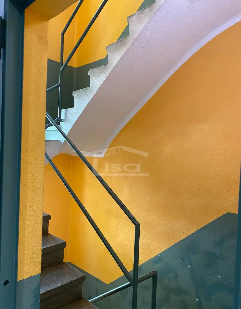 Commercial properties for sale in Barcelona  with Air Conditioner