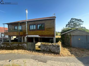 Casa amb jardí en venda a Forcarei