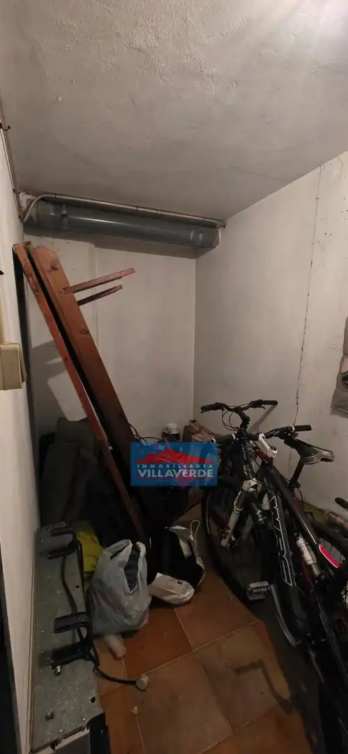 Piso en venta en Cangas  con Calefacción, Trastero y Amueblado