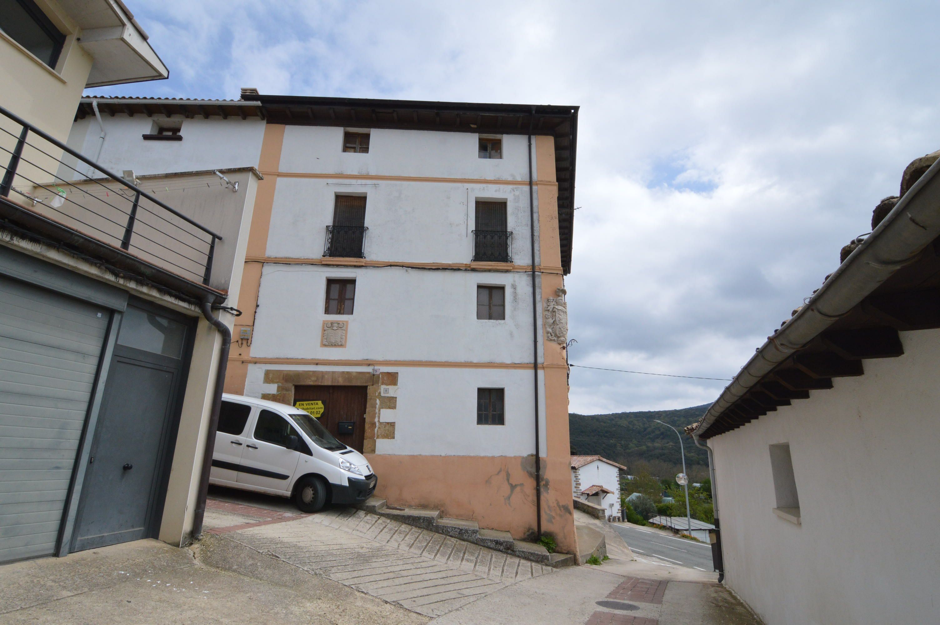 Vista exterior de Casa adosada en venta en Salinas de Oro / Jaitz