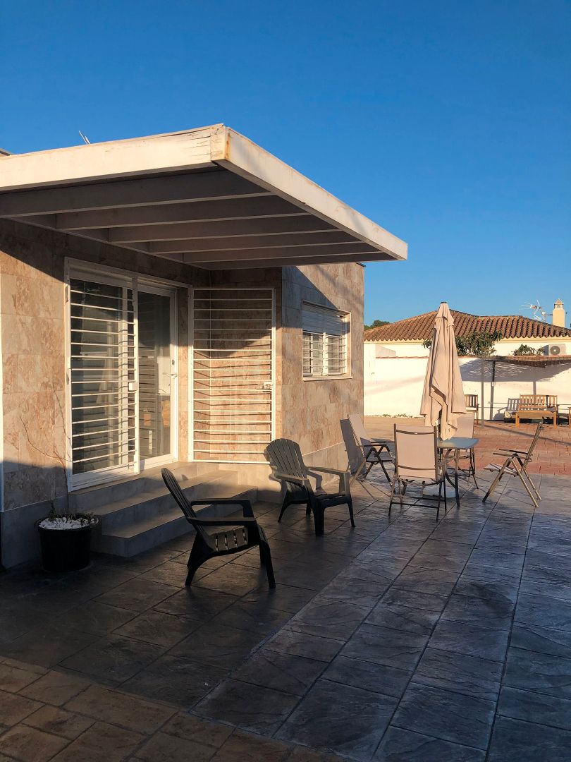 Terrassa de Casa o xalet en venda en Chiclana de la Frontera amb Aire condicionat, Jardí privat i Piscina