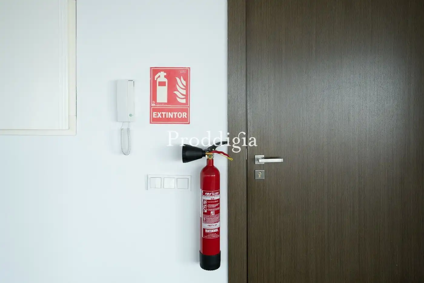 Dormitori de Oficina de lloguer en L'Hospitalet de Llobregat amb Aire condicionat i Calefacció