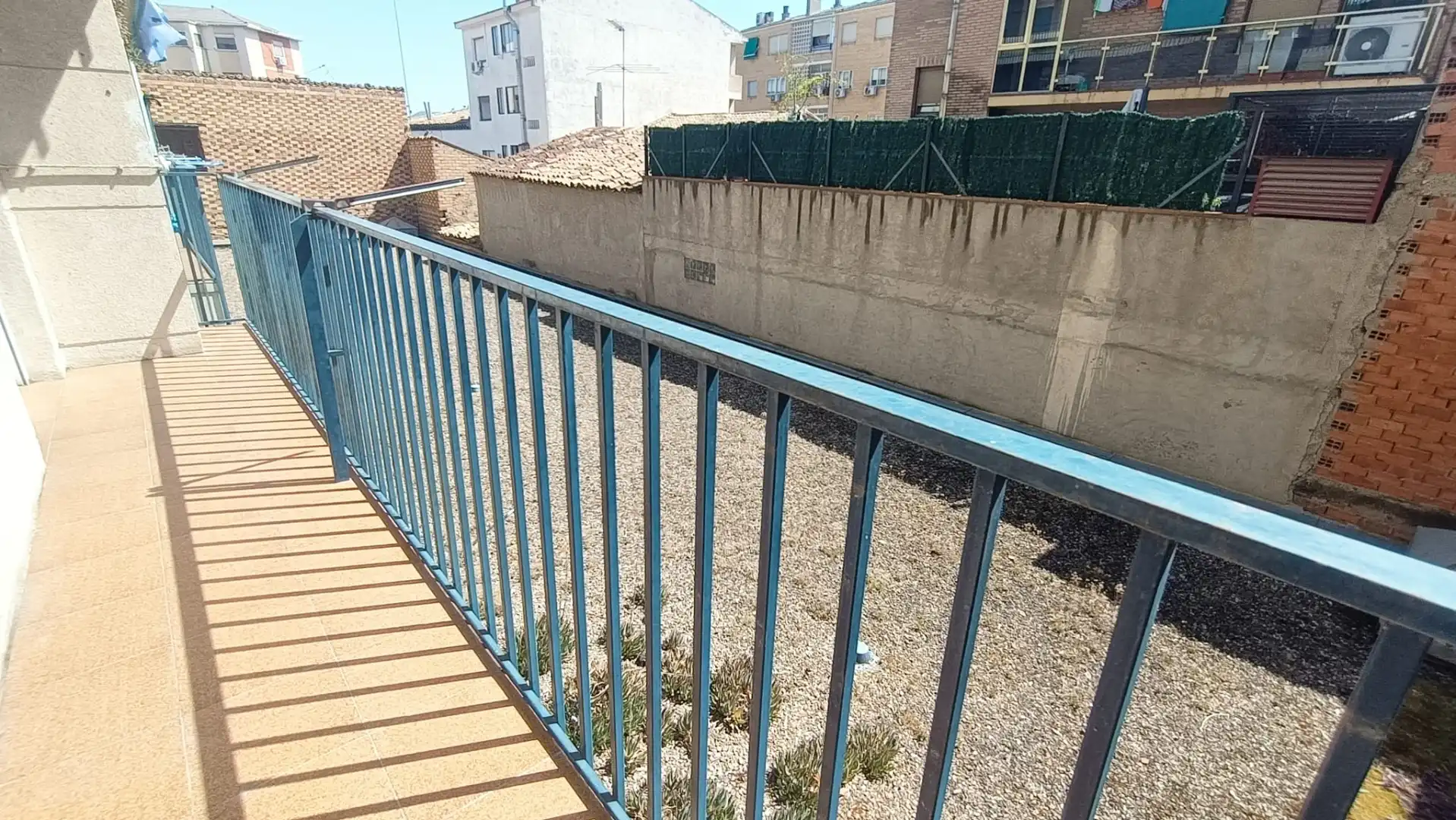 Terrasse von Wohnung zur Miete in Utebo mit Heizung und Ofen