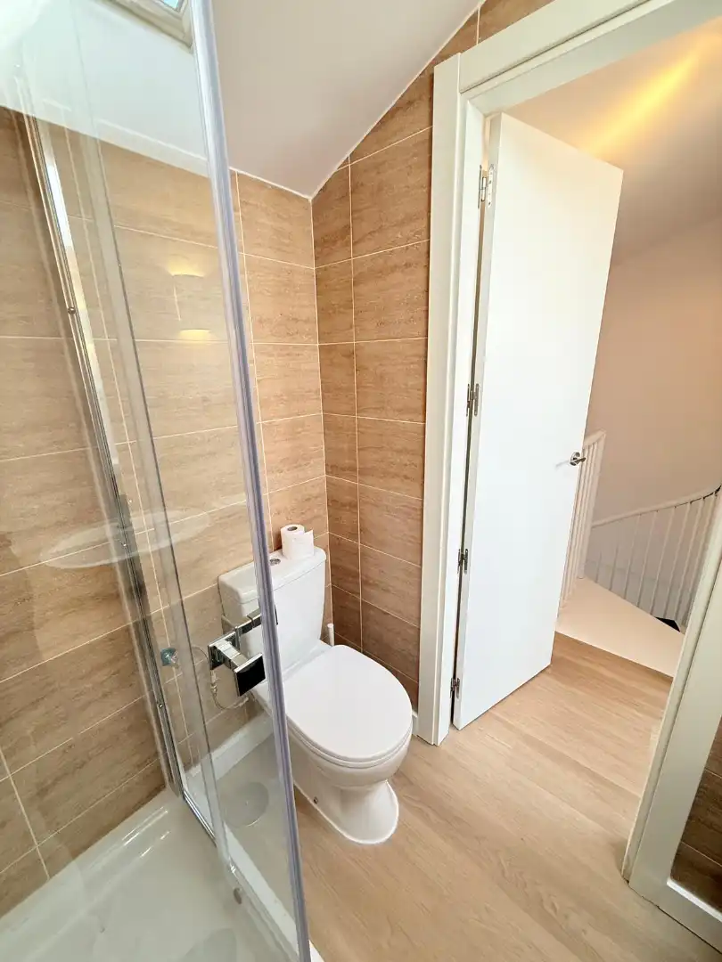 Baño de Dúplex de alquiler en Málaga con Aire acondicionado, Parquet y Amueblado