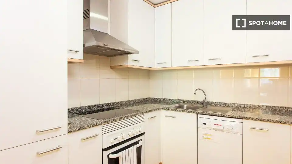 Kitchen of Study for share in Sant Martí
