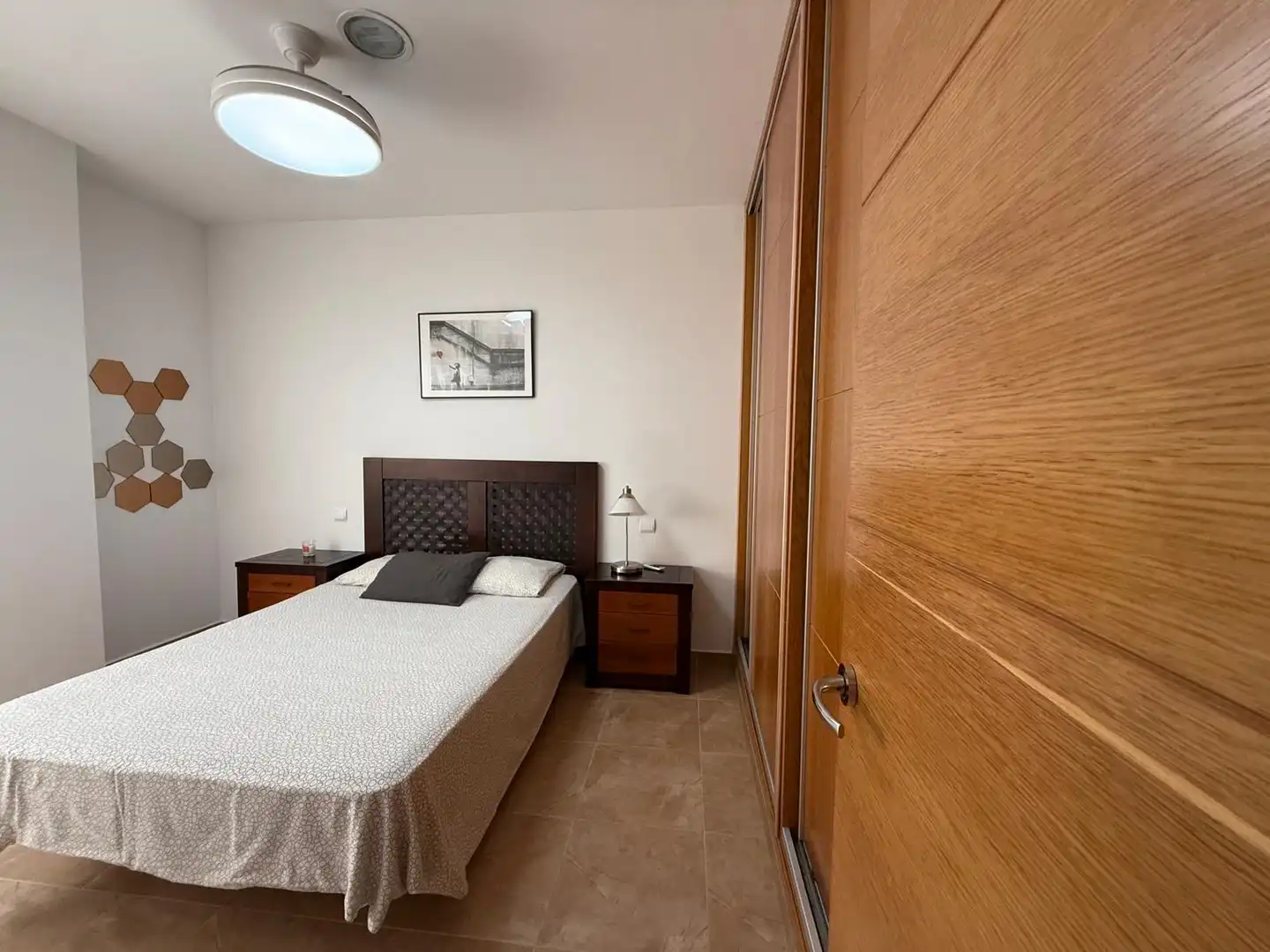 Dormitori de Apartament de lloguer en Mairena del Aljarafe amb Calefacció, Moblat i Rentadora