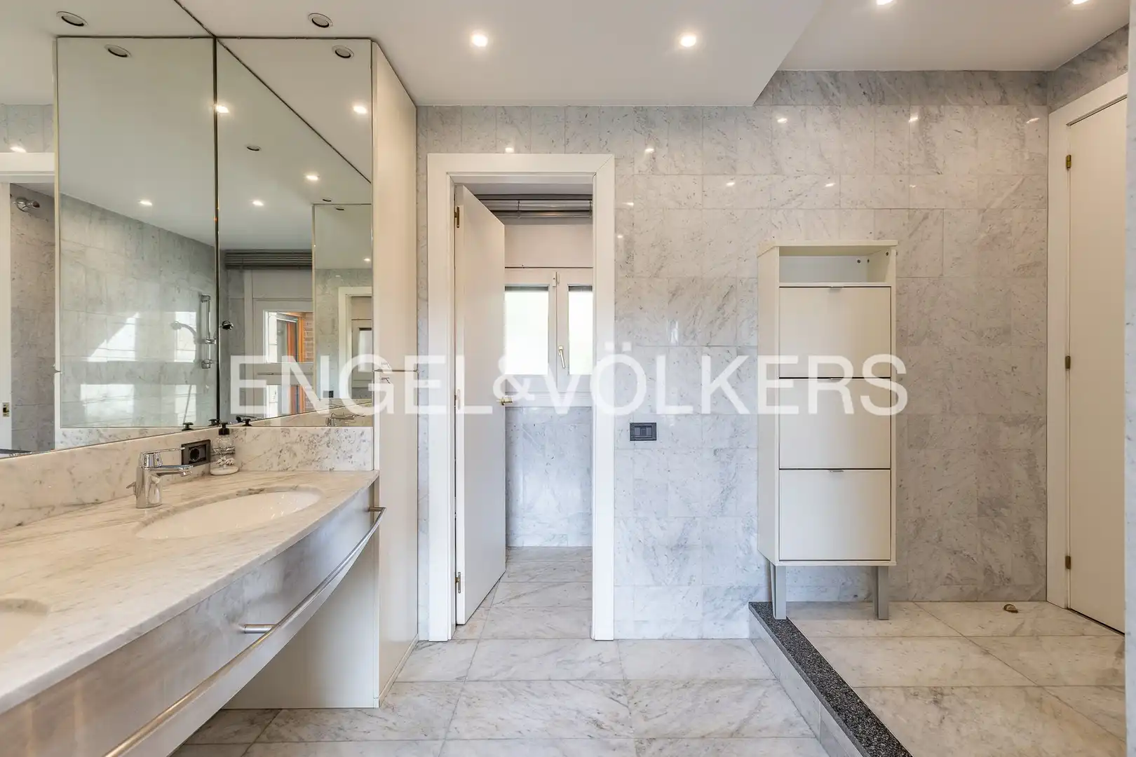 Baño de Casa o chalet en venta en Sant Cugat del Vallès con Aire acondicionado, Calefacción y Jardín privado