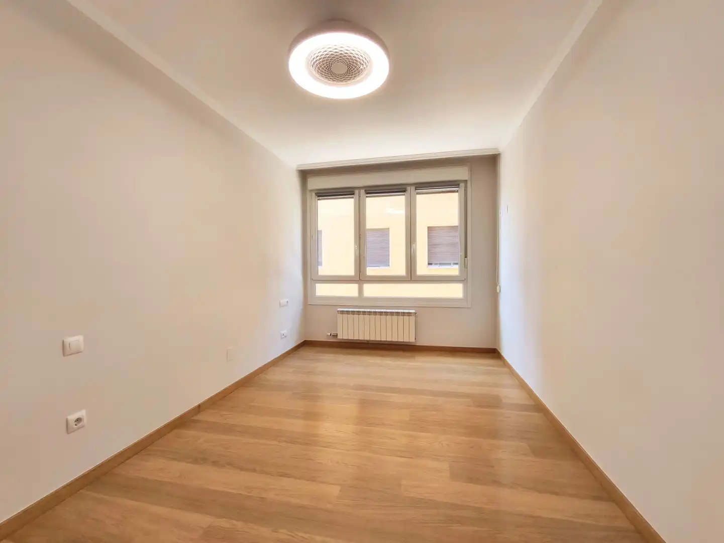 Bedroom of Flat for sale in Entrena  with Air Conditioner, Heating and Parquet flooring