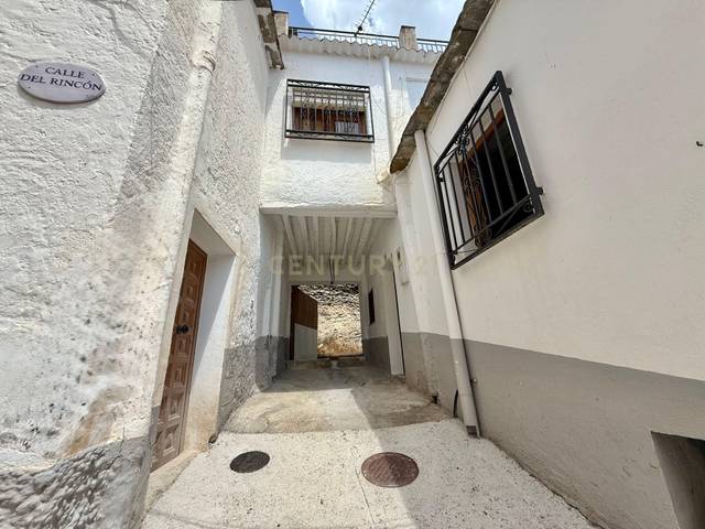 Casa-chalet en Venta en Válor, 12,10 en Válor