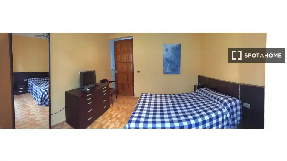 Dormitori de Apartament per a compartir en Santa Cruz de Tenerife amb Aire condicionat, Terrassa i Moblat
