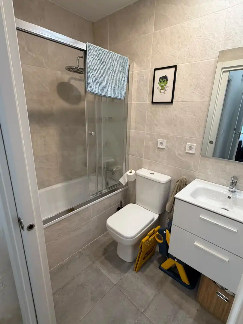 Bathroom of Flat for sale in L'Hospitalet de Llobregat