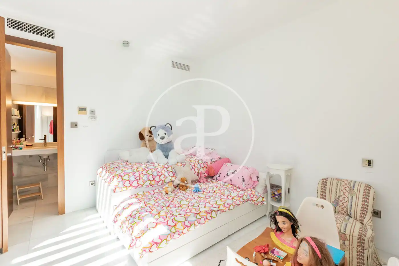 Bedroom of Houses for sale in Madrid  with Air Conditioner, Heating and Private garden