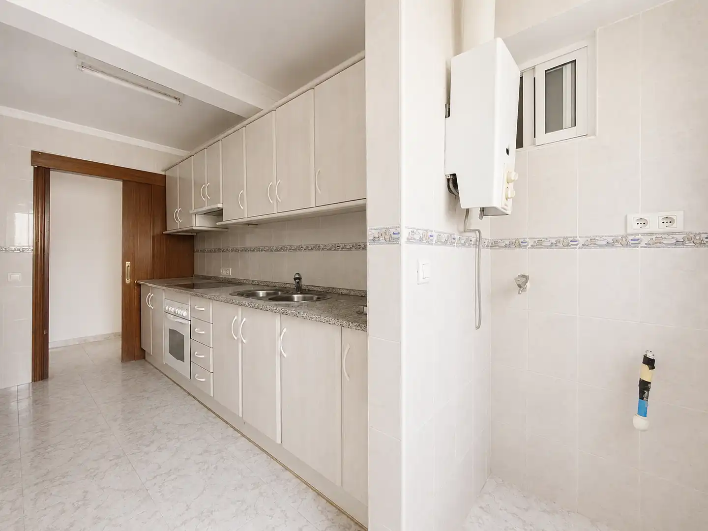Küche von Wohnungen zum Verkauf in Estepona mit Terrasse und Balkon