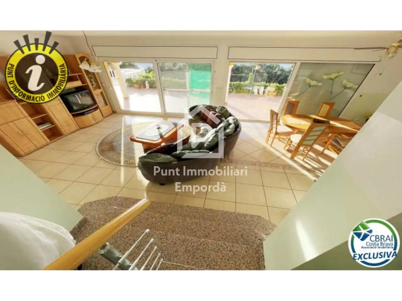Sala d'estar de Casa o xalet en venda en Roses amb Aire condicionat, Jardí privat i Terrassa