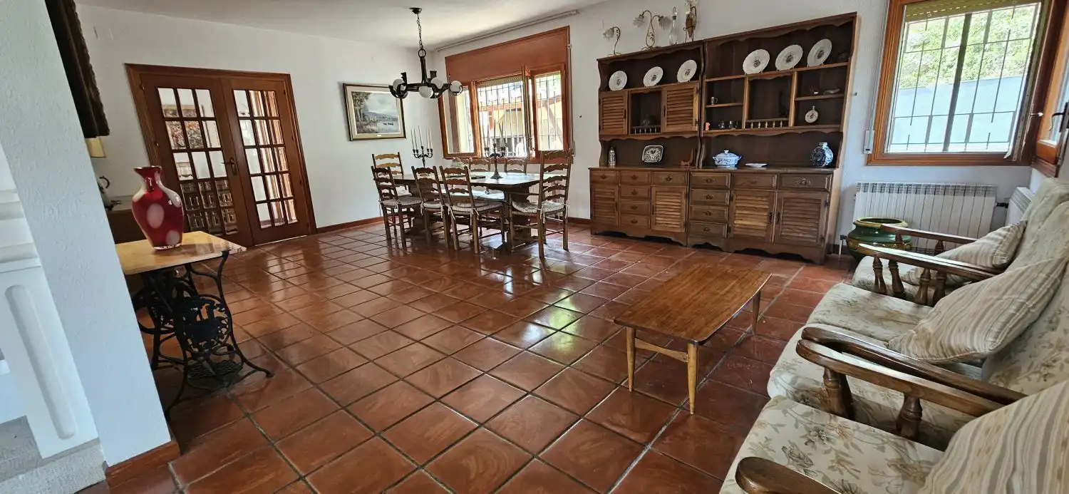 Menjador de Casa o xalet en venda en Corbera de Llobregat amb Aire condicionat i Calefacció