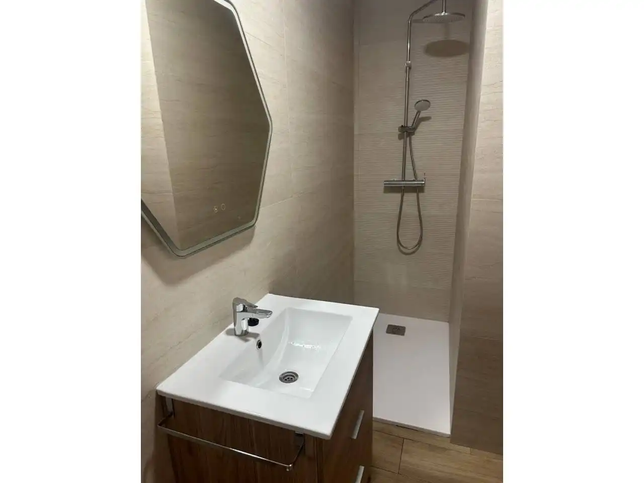 Bathroom of Flat for rent in Poblats Marítims