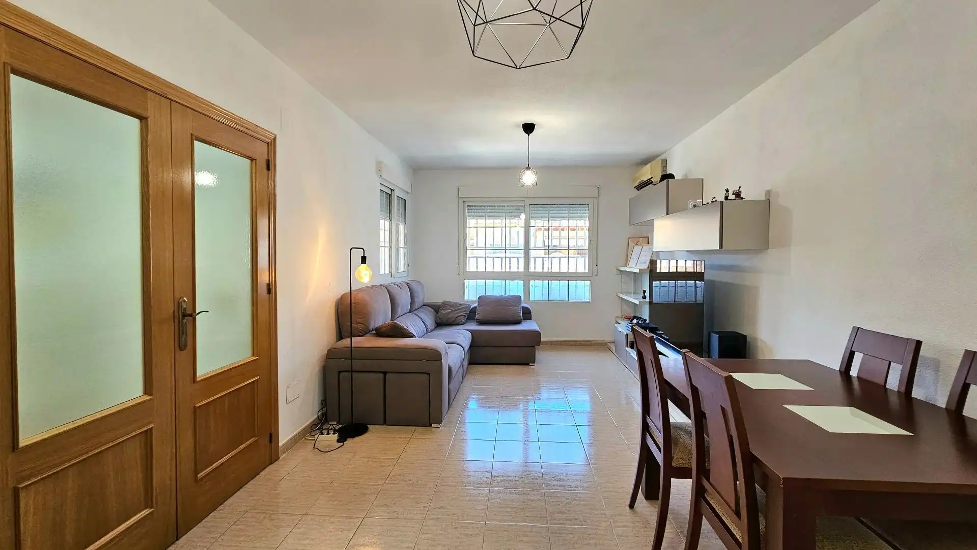 Sala d'estar de Casa adosada en venda en Cartagena amb Aire condicionat, Calefacció i Jardí privat