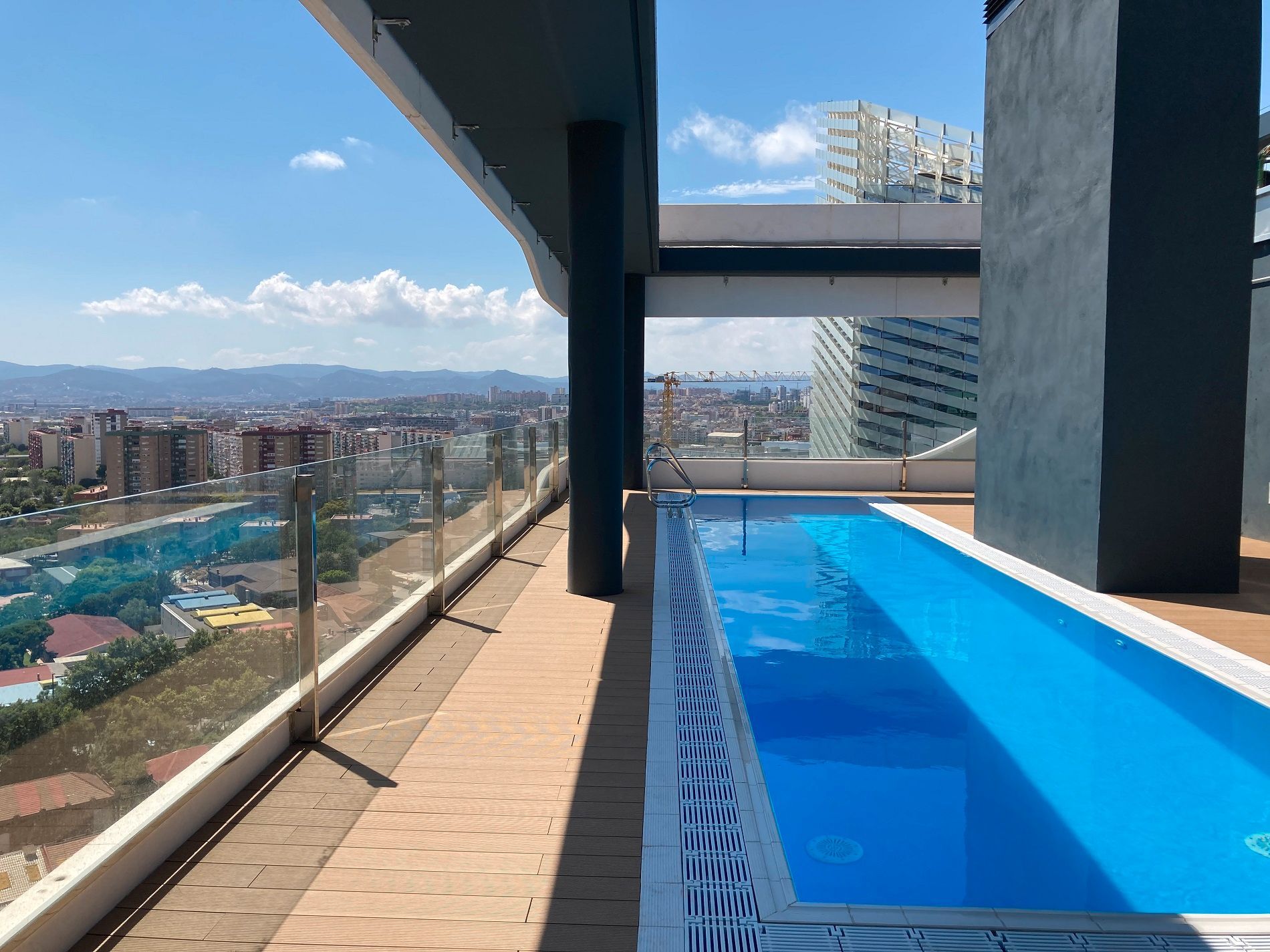 Swimming pool of Flat to rent in L'Hospitalet de Llobregat  with Air Conditioner, Heating and Parquet flooring