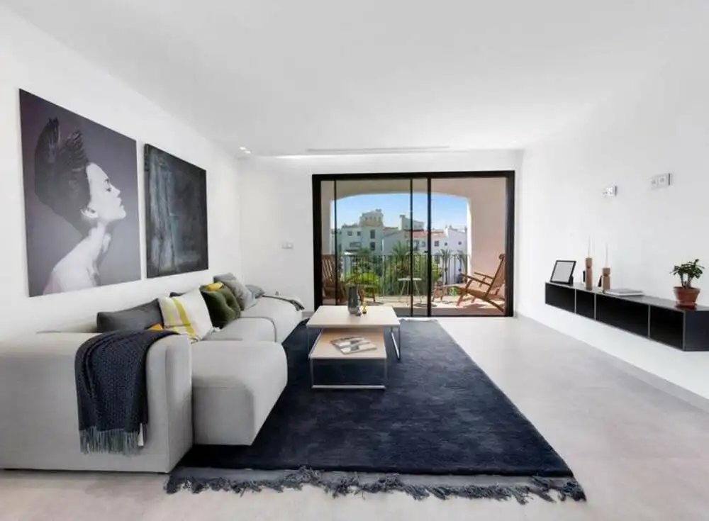 Home with terrace for sale in Nueva Andalucía