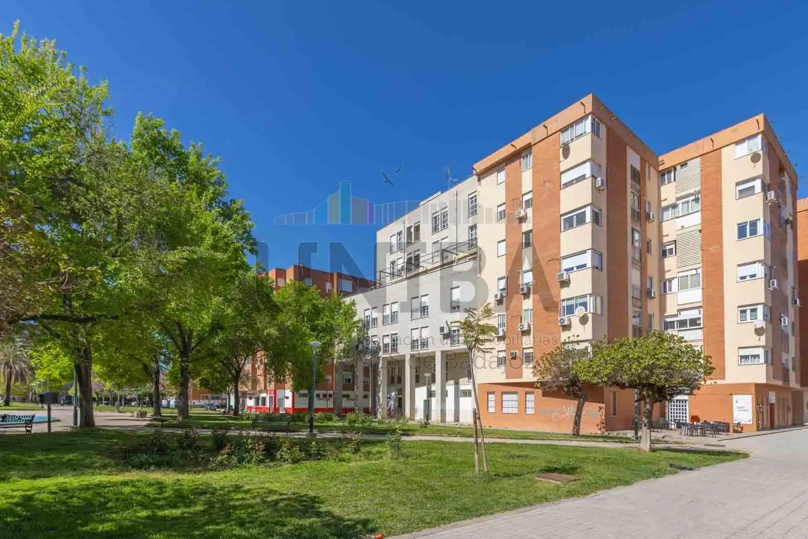 Außenansicht von Wohnung zum Verkauf in Badajoz mit Klimaanlage, Heizung und Terrasse