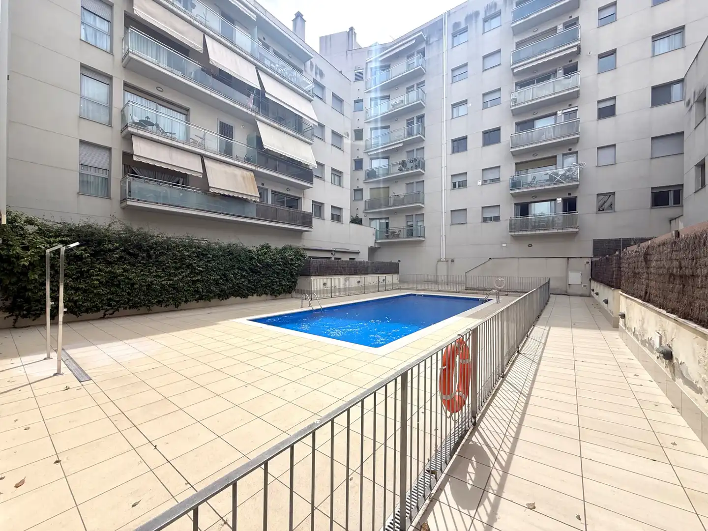 Swimming pool of Flat for sale in L'Hospitalet de Llobregat  with Air Conditioner, Heating and Oven