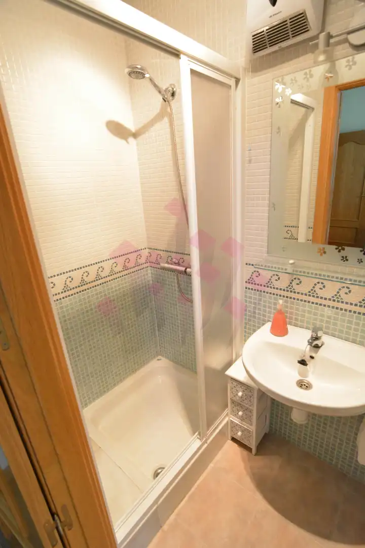 Bathroom of Houses for sale in Villarrubia de los Ojos  with Air Conditioner, Heating and Storage room