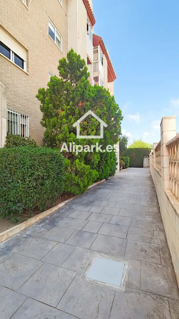 Außenansicht von Wohnung zum Verkauf in El Campello mit Terrasse, Schwimmbad und Gemeinschaftspool