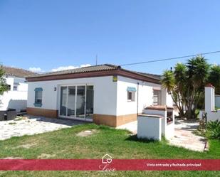 Exterior view of House or chalet for sale in Chiclana de la Frontera  with Private garden, Terrace and Alarm