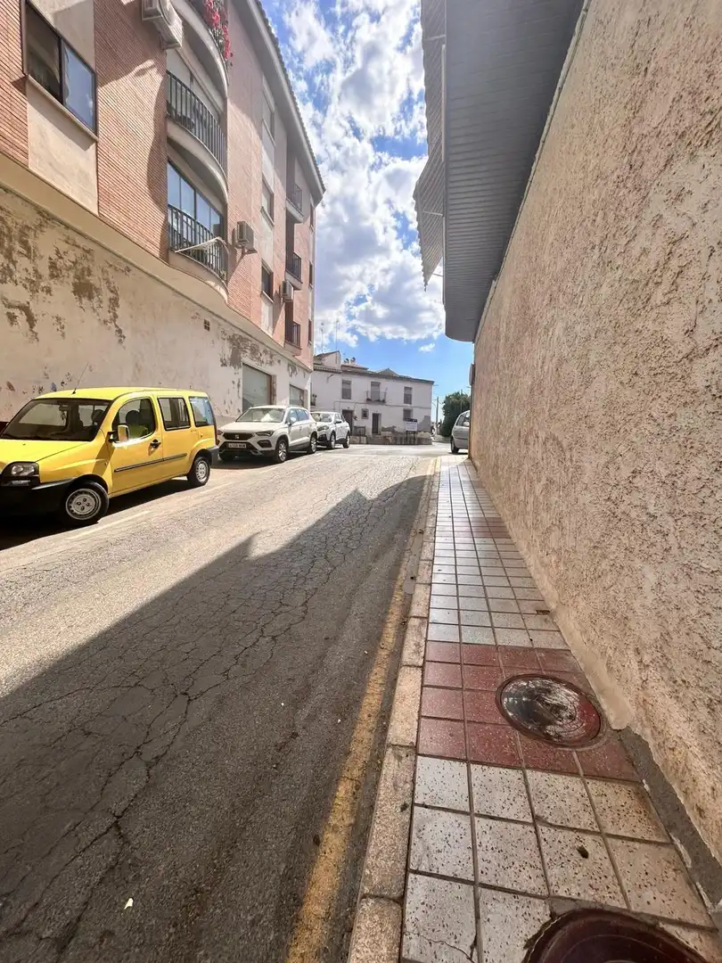Vista exterior de Pis en venda en Guadix amb Balcó