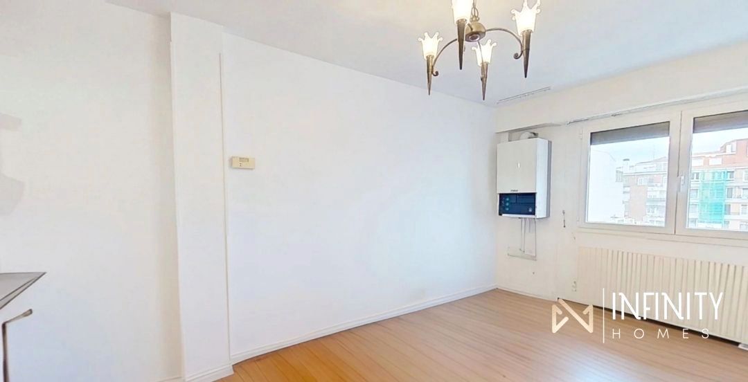 Sala d'estar de Pis en venda en Bilbao  amb Calefacció i Alarma