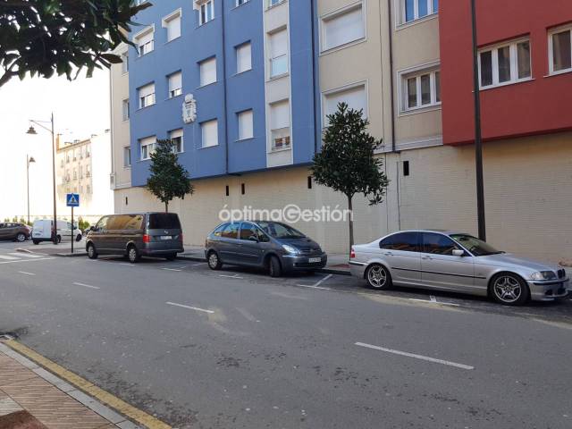 Local comercial en Alquiler en Calle ANTONIO MACHADO en Lugones
