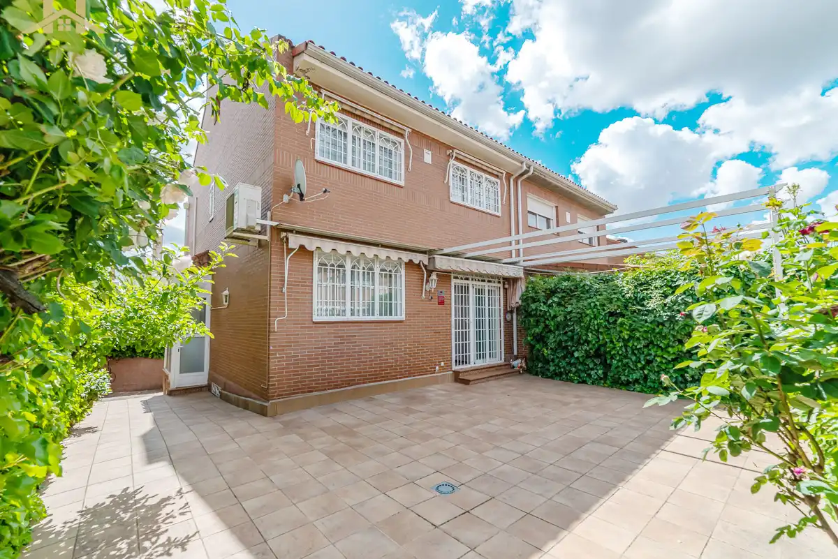Garden of Detached homes for sale in Boadilla del Monte  with Air Conditioner, Heating and Private garden