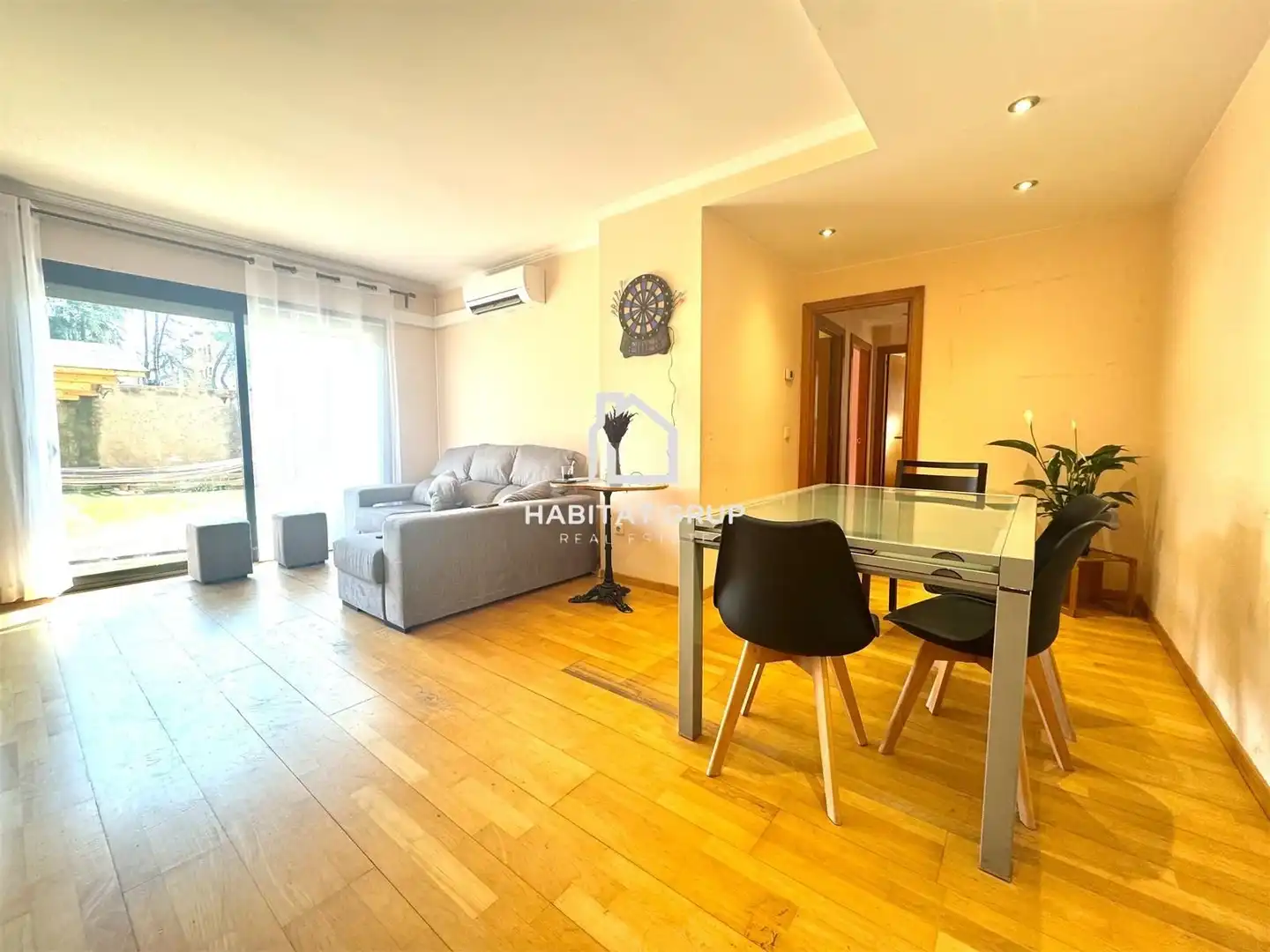 Vista exterior de Piso en venta en Girona con Aire acondicionado, Calefacción y Jardín privado