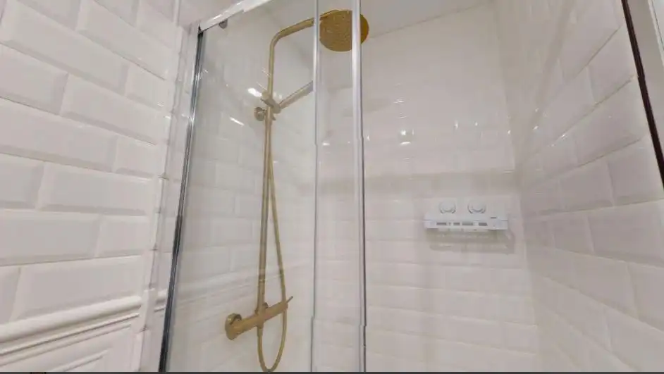 Baño de Apartamento en venta en Nerja con Aire acondicionado