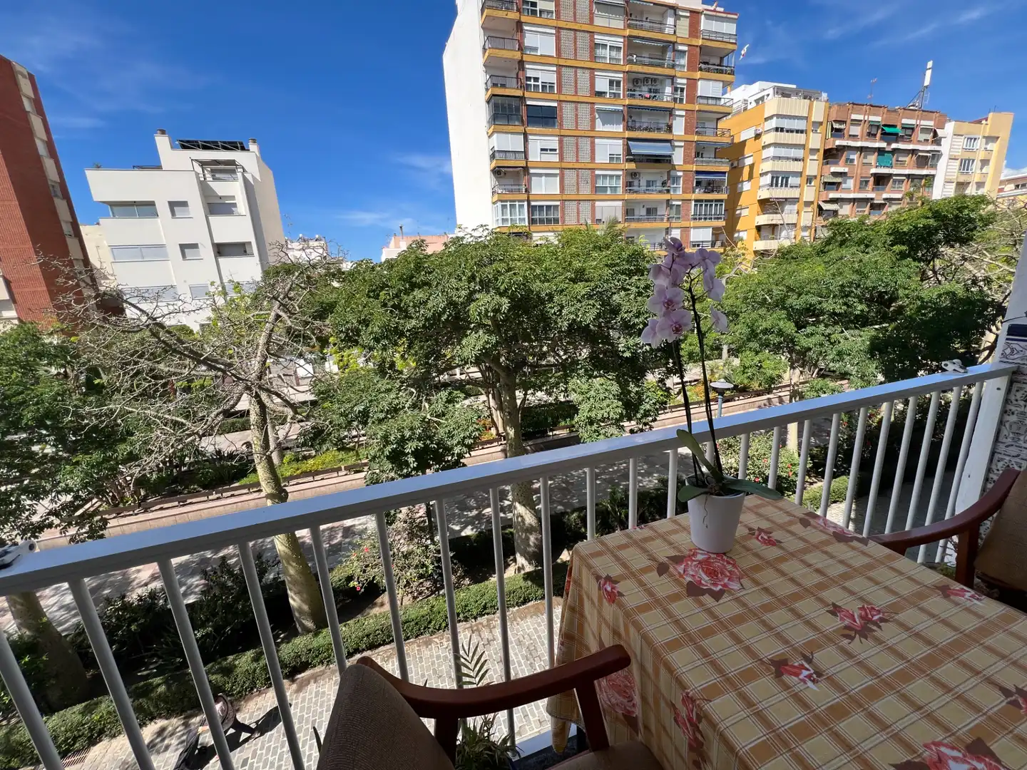 Vista exterior de Pis en venda en Vélez-Málaga amb Aire condicionat, Terrassa i Moblat