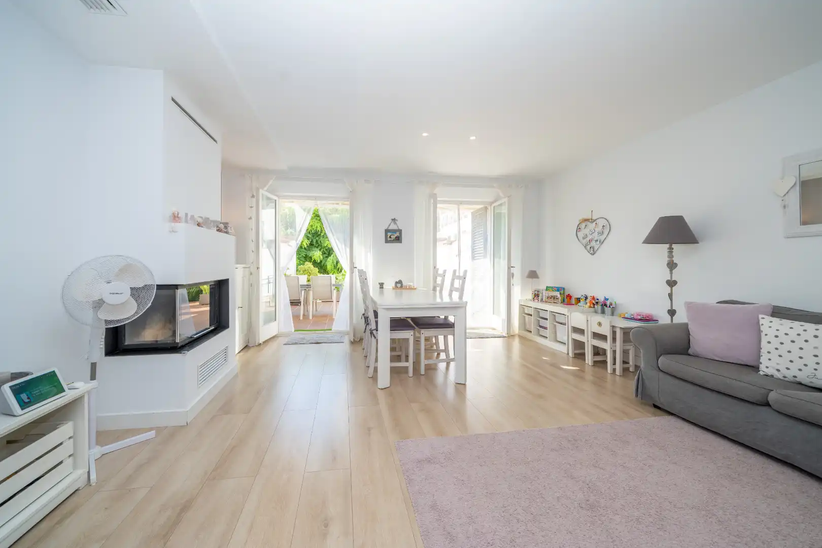Sala de estar de Casa adosada en venta en Calella con Aire acondicionado, Calefacción y Parquet