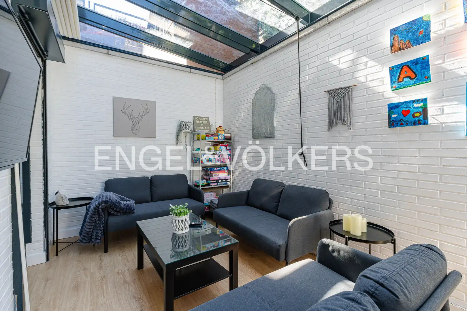 Living room of Flat for sale in Zona Monte El Pilar