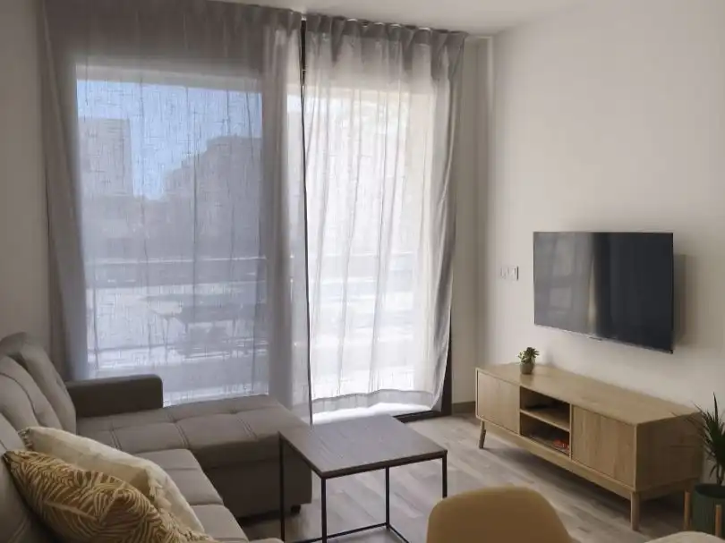 Apartamento con piscina en alquiler en Carrer de Tramuntana 2, imagen 2