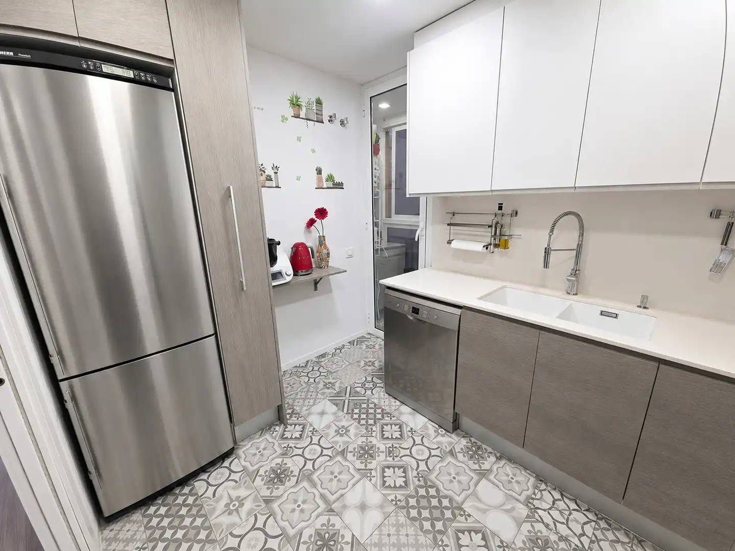 Cuina de Pis en venda en Barcelona amb Aire condicionat, Calefacció i Moblat